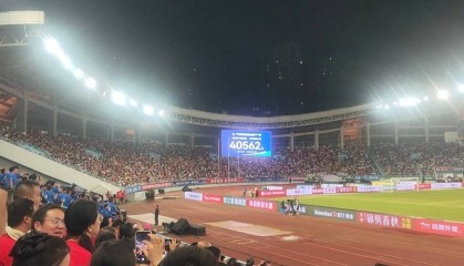 苏超常州队赞助商已不基础,烧烤店老板泪别赛场广告牌