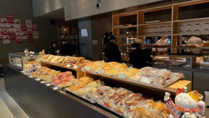 CRFE资讯:千平大店,面包4元起,又一品牌杀入低价烘焙赛道?