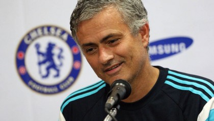 旧将:我是中场穆帅却让我穿9号 因为当时切尔西不花钱给他买前锋