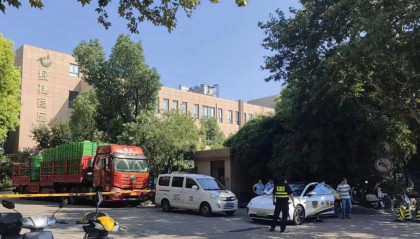 学生午餐虾仁炒蛋紧急停供?上海绿捷:系学校反馈虾仁里有细沙,非所有批次,将加强监管