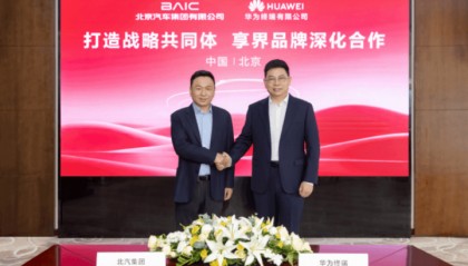 EV晨报 | 马斯克买入价值10亿美元特斯拉股票;华为北汽打造智界品牌计划3年投200亿;17家车企响应中汽协60天账期支付规范