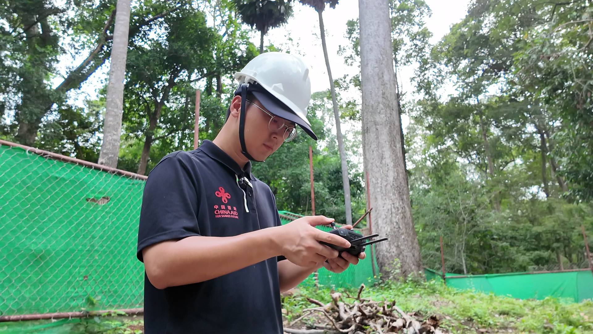 资讯有故事｜中国专家如何在热带丛林中修复吴哥王宫遗址？