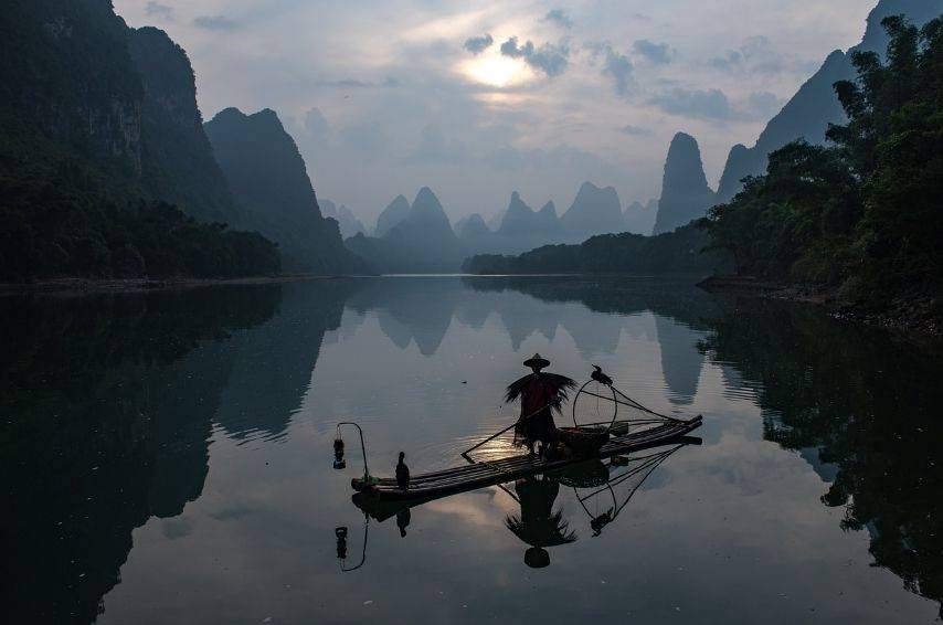 桂林本地个人金牌导游攻略，资讯热点：必玩打卡景点吐血推荐！