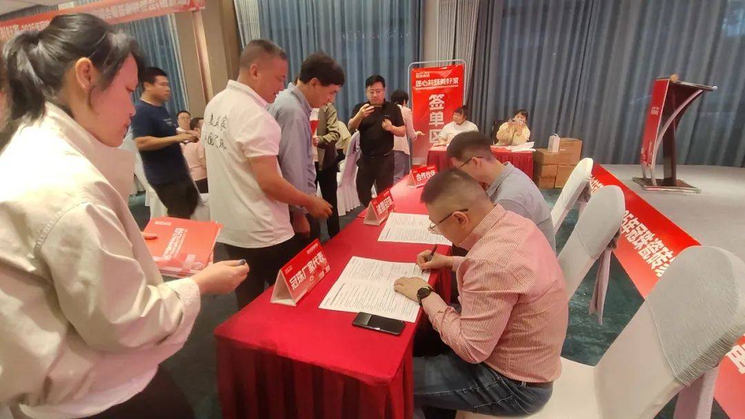 4月品牌资讯 | 冠珠瓷砖于2025佛山潭洲展大放异彩，冠珠520爱家日全国大促火热开启